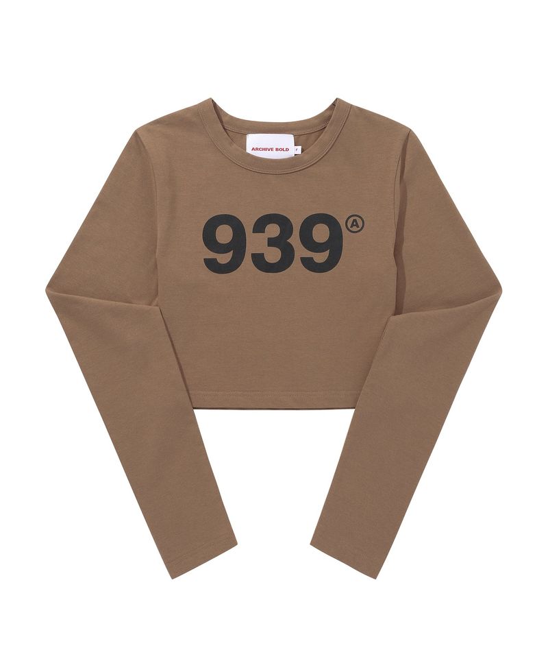 ARCHIVE BOLD（アーカイブボールド）の「939 LOGO CROP LONG SLEEVE (SAND BEIGE)（Tops）」