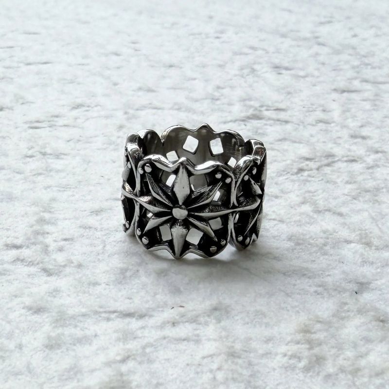 Starburst Engraved Ring