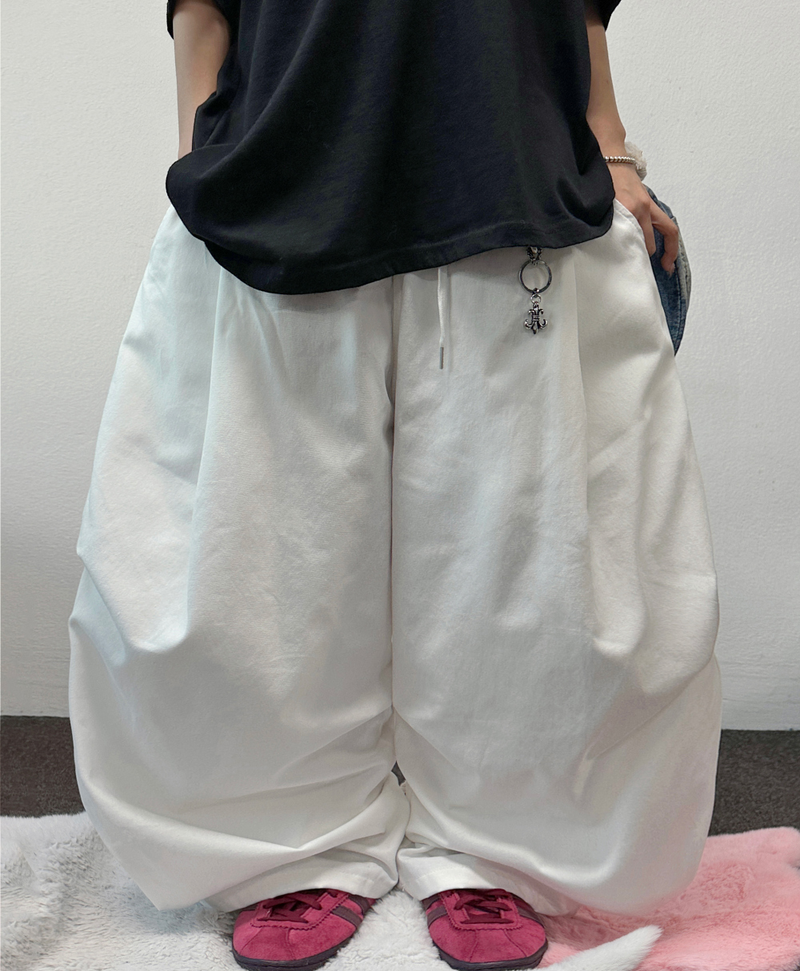 CCORTTI(コルッティ)の「950 KOREAN / KEYRING / PARACHUTE 🤍 BALLOON COTTON OVER WIDE PARACHUTE NON-PLEAT LONG PANTS 🐝💚🖤🤍 - 4 COLORS(Pants)」