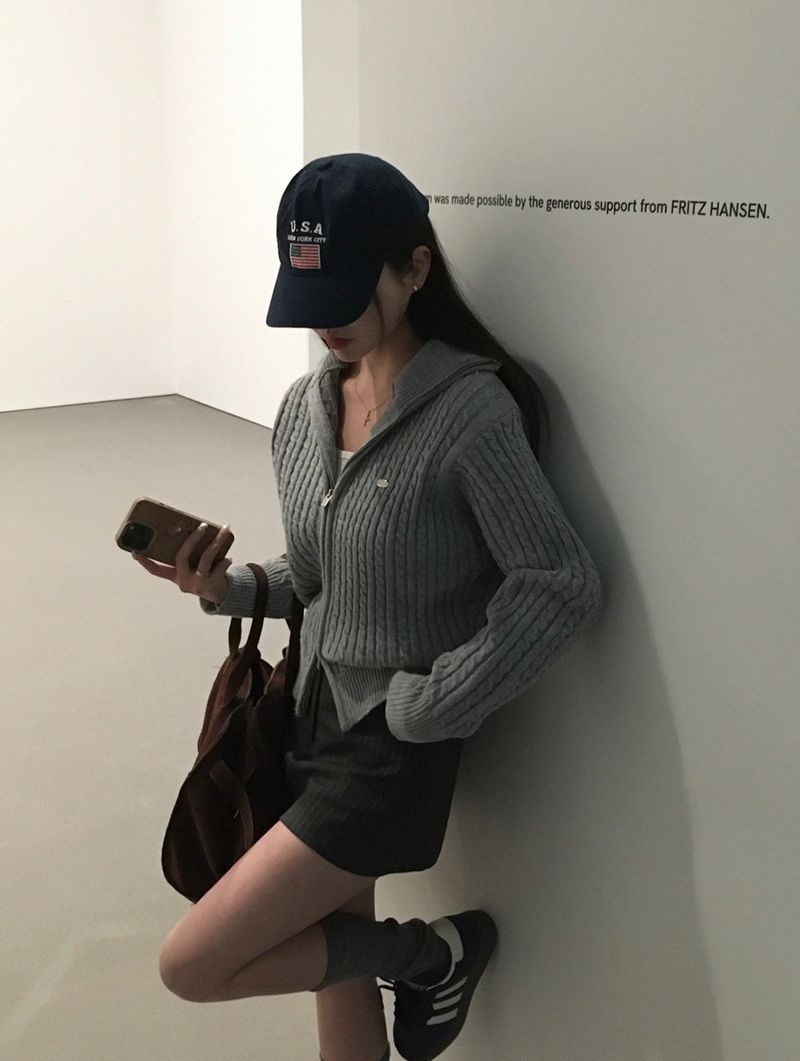 [BELLIDE MADE] Cable knit zip-up with pendant