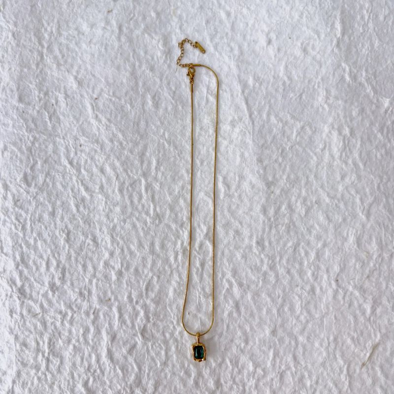 Emerald Frame Necklace