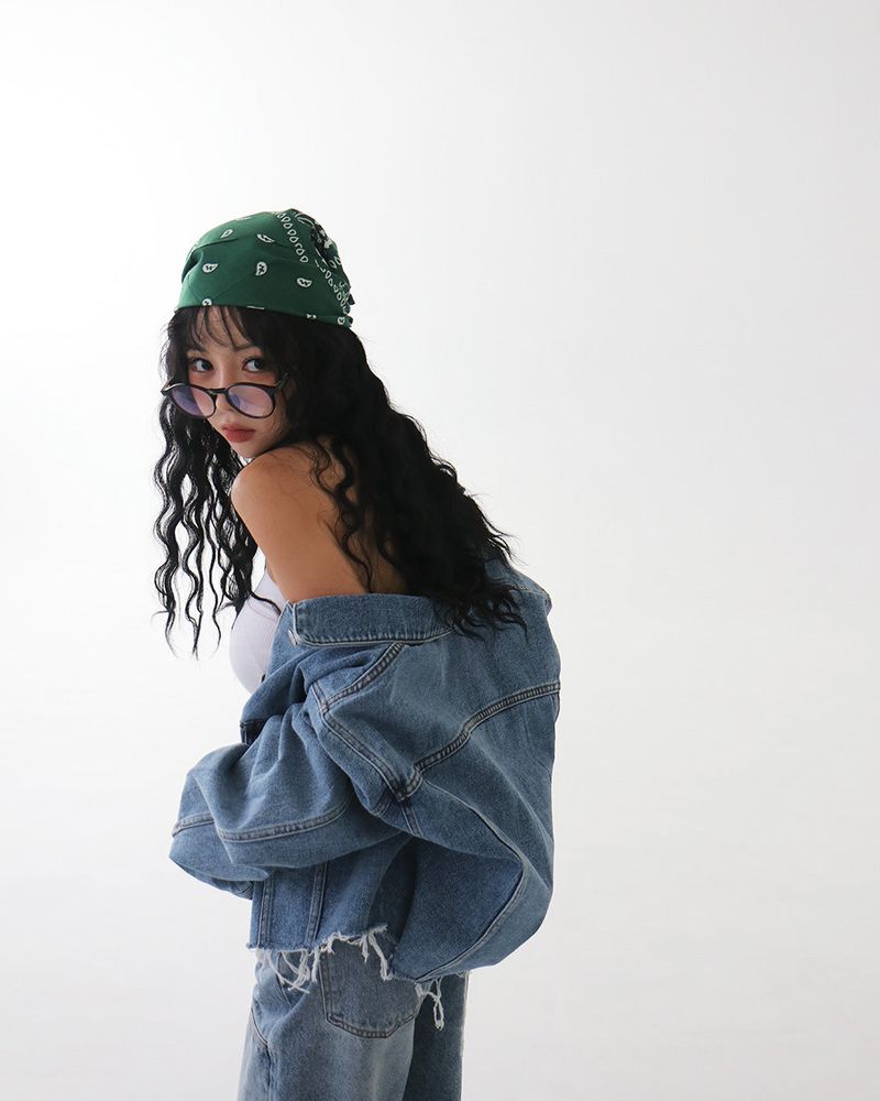 Puppy cropped jean jacket