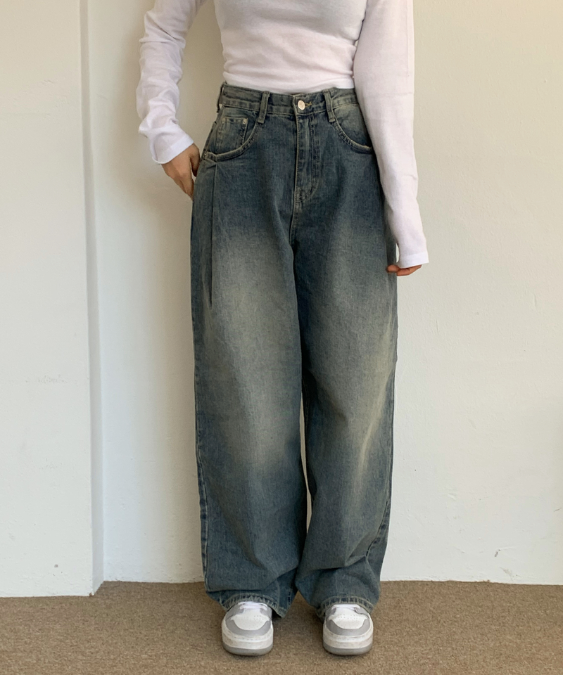 one-pintuck hip pants