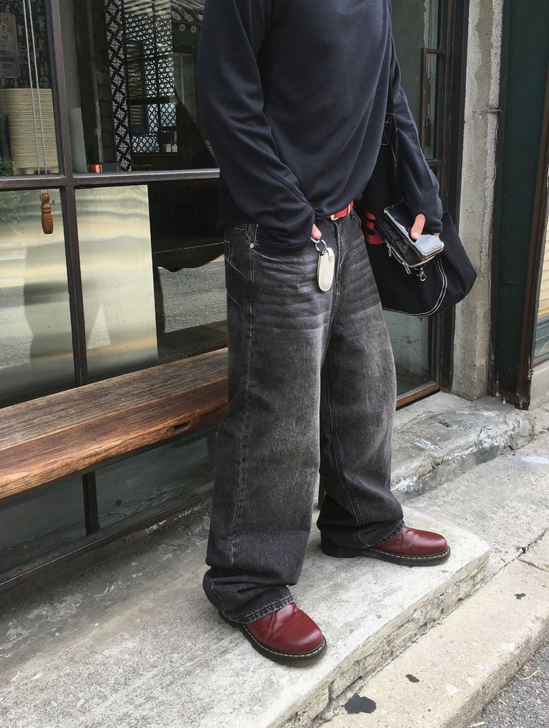 No.1861 crack SW black denim PT