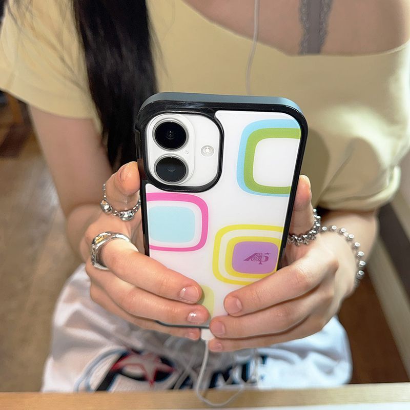 bipi（ビピ）の「スクエア ポップ ガラス ケース(black bumper)（スマホグッズ/小物）」