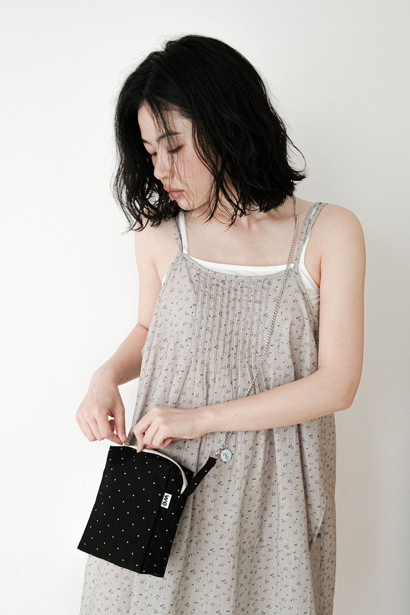 クロス ポーチ (black pin dot)