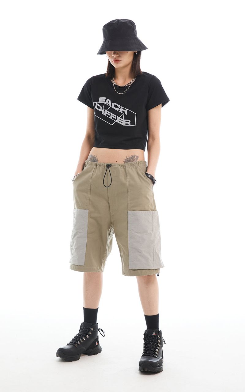 EACH DIFFER(イーチディファー)の「BERMUDA DRAWSTRING PANTS_KHAKI(Pants)」