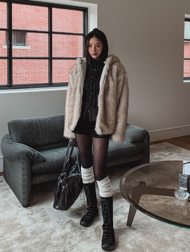 Blurry pattern hooded fur jumper