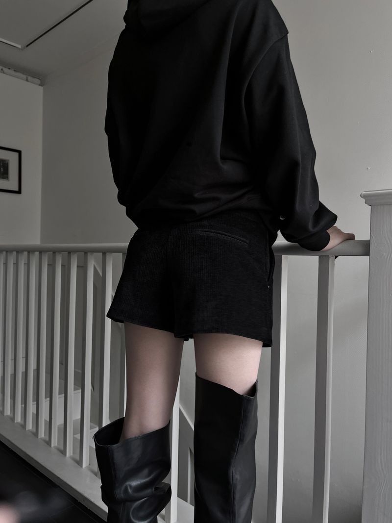 corduroy rivet short pants