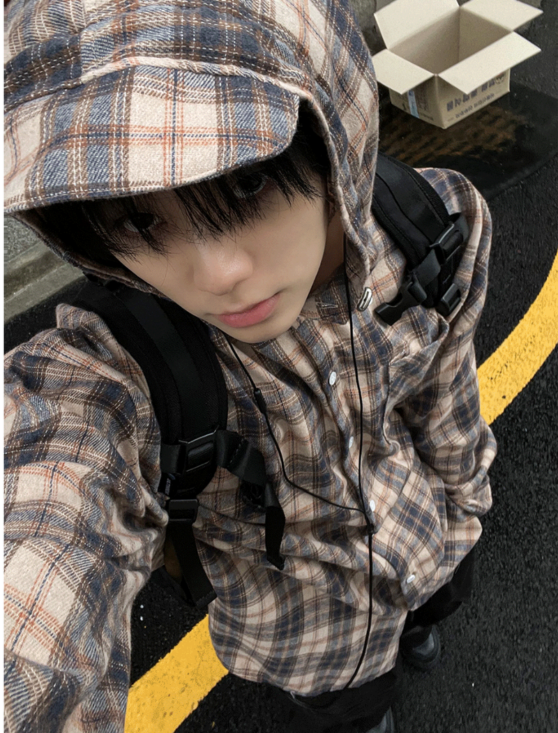 lable hood check shirt