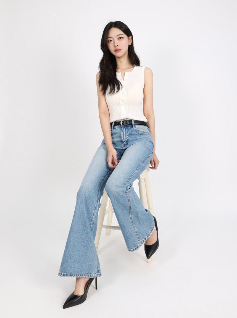 MID-WAISTLINE FLARE DENIM code 26209