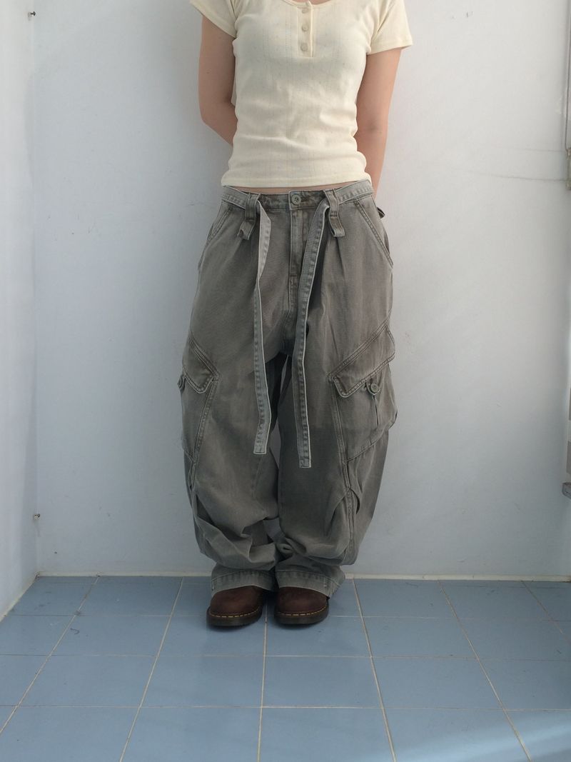 Pocket cargo strap pants
