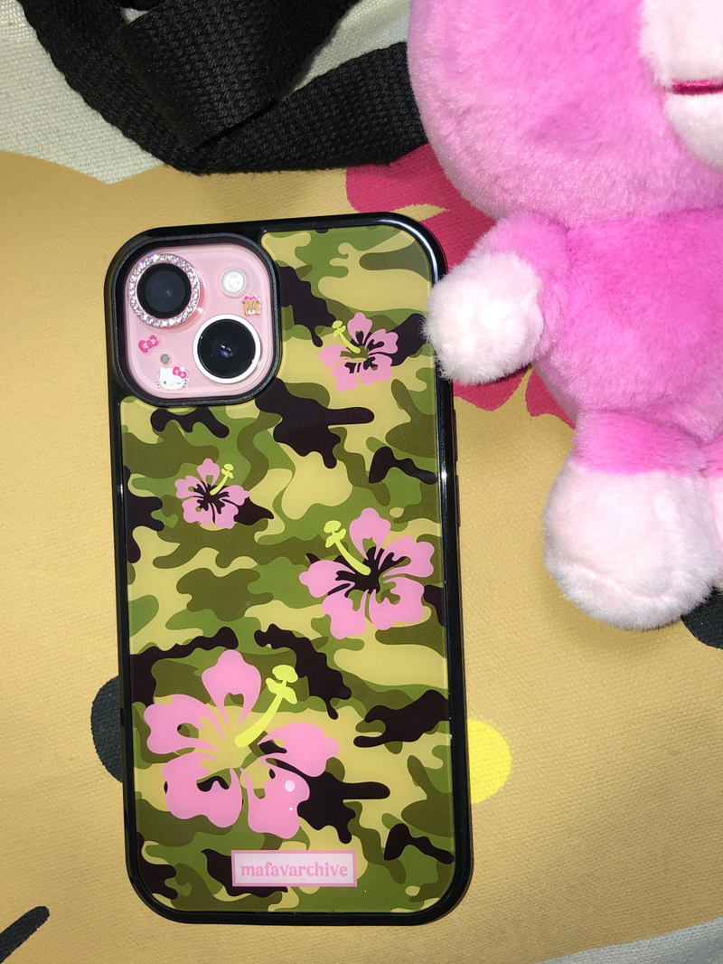 MAFAVARCHIVE(マイフェイブアーカイブ)の「gal camo glass case(Smartphone Accessories)」