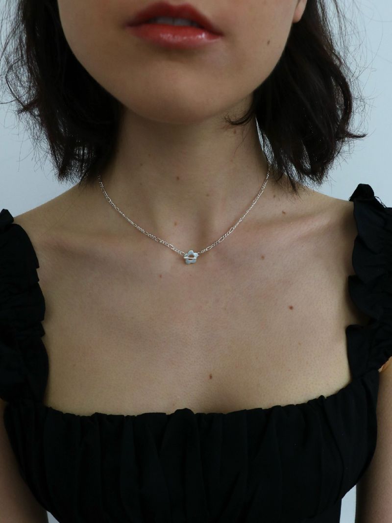 Flower toggle necklace / silver