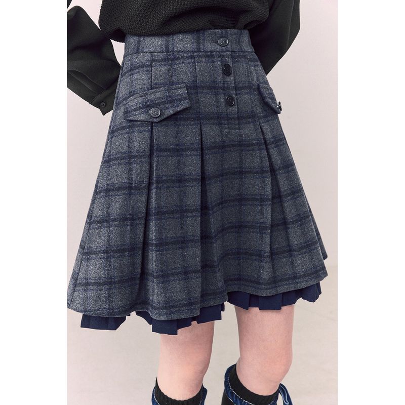 UNDORABLE（アンドレーブル）の「GREY & BLUE CHECK DOUBLE LAYERED PLEATED SKIRT（Skirts）」