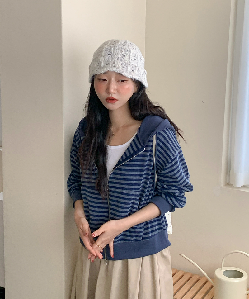 Holic Dangora Knitwear Hooded Zip-Up