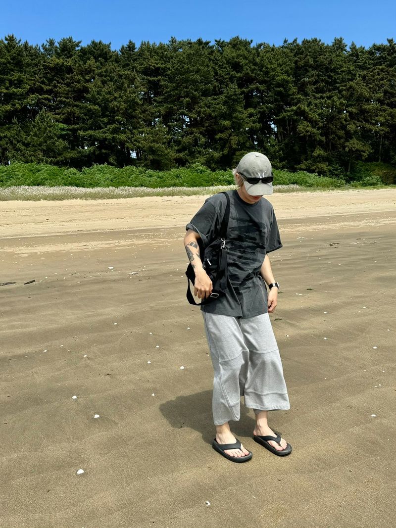 Unique cutting line low sweat bermuda pants 2C