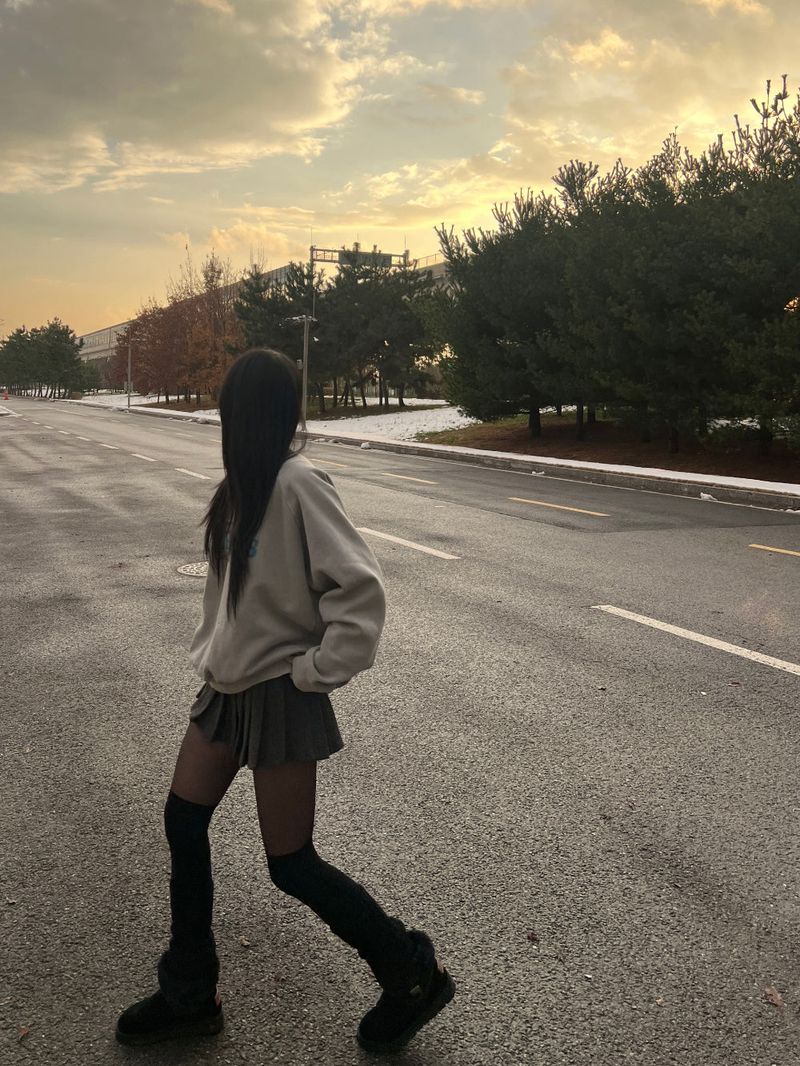 Winter wool short slit pleated mini skirt (2 colors)