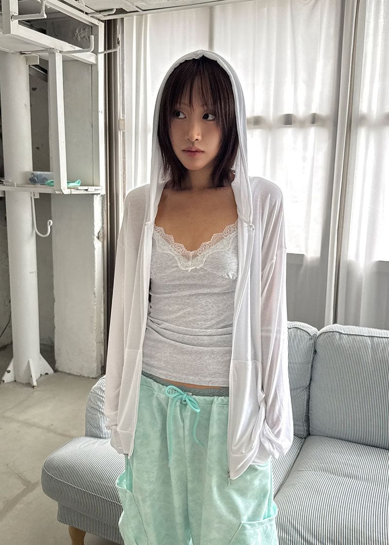 LACE LONG SLEEVELESS TOP