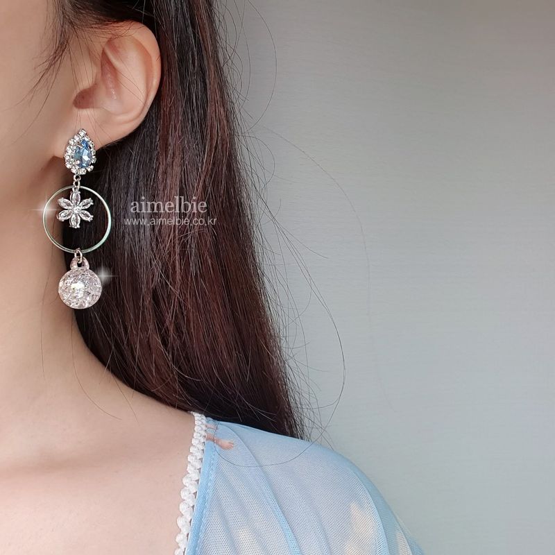Icy Bloom Earring - Light Blue