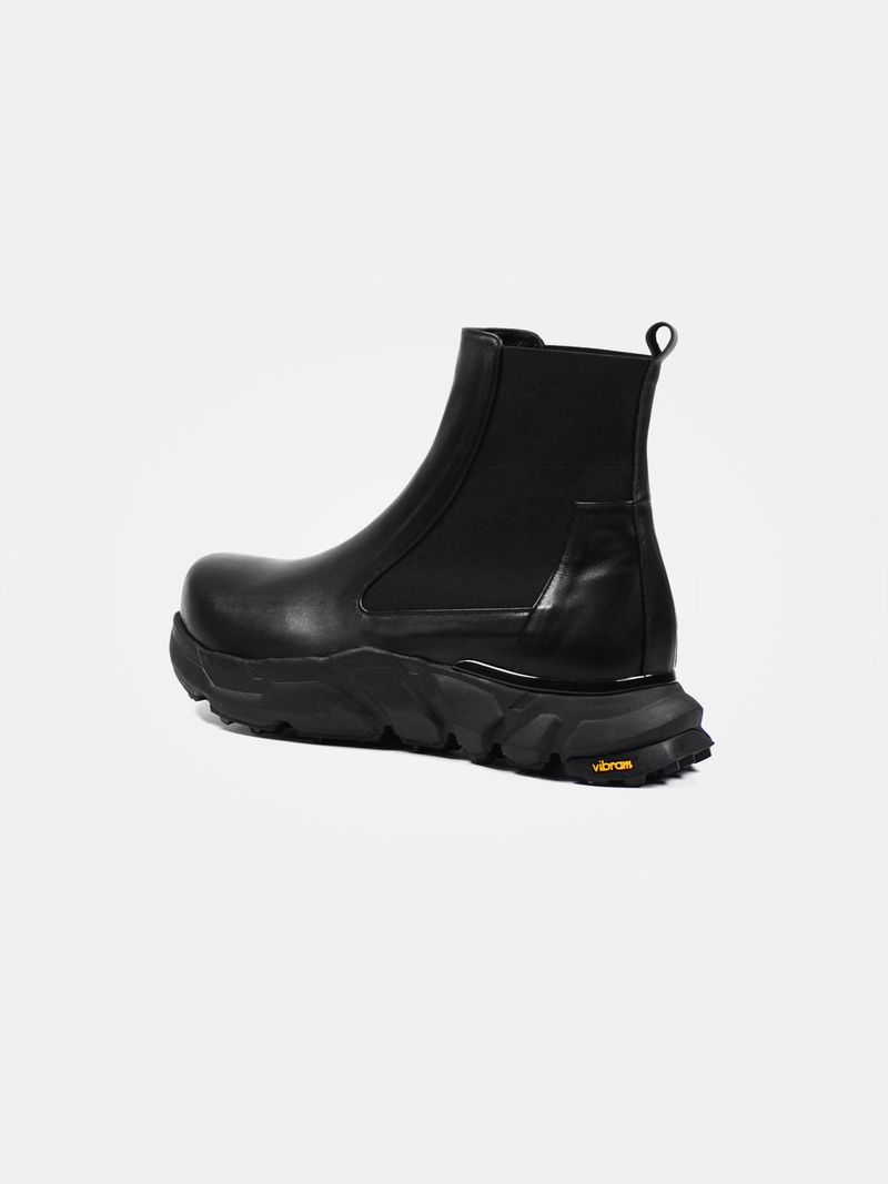 【MADE】UX, Black