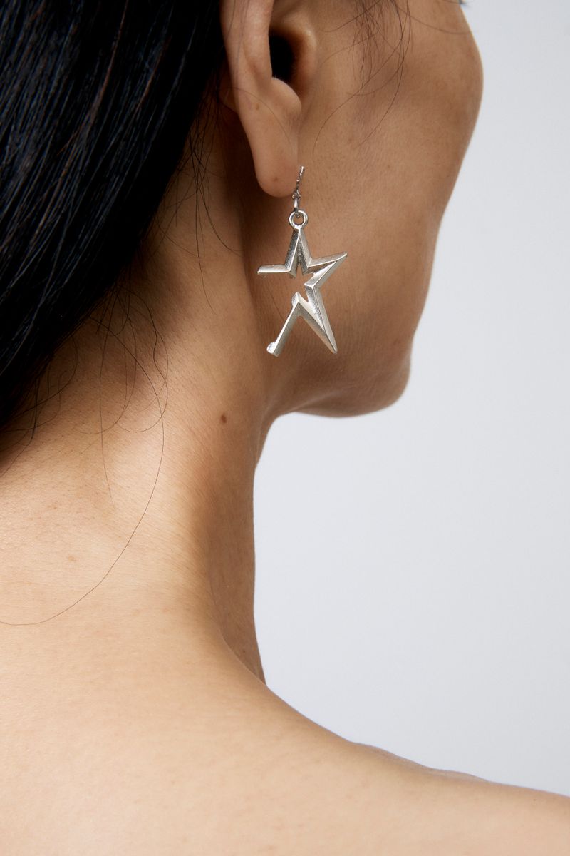 LONELY STAR EARRING