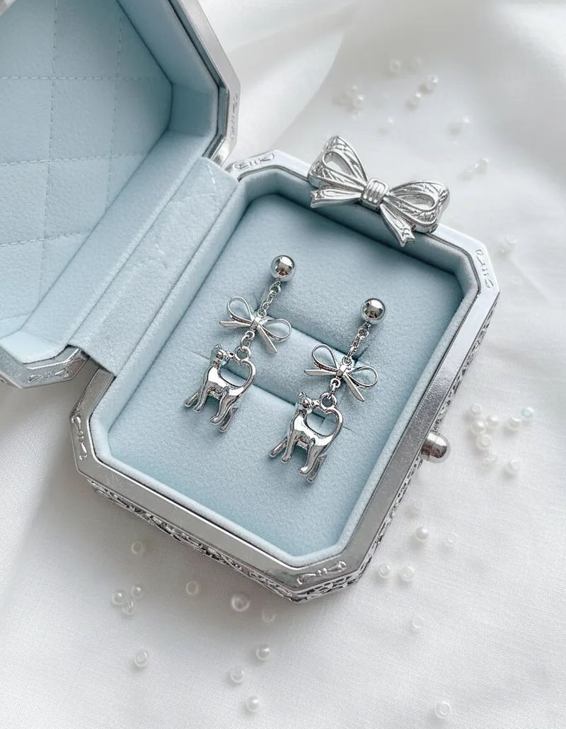 Kitty and Bow Earring - Silver Color