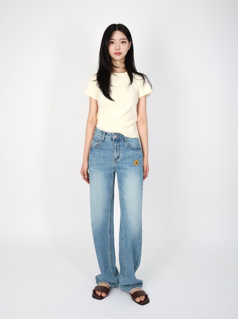 ur.fit（オールフィット）の「フラワーエンブロイダードストレートデニムコード26215（パンツ）」