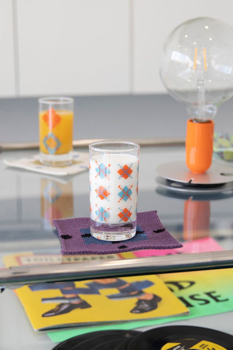 ARGYLE PATTERN GLASS