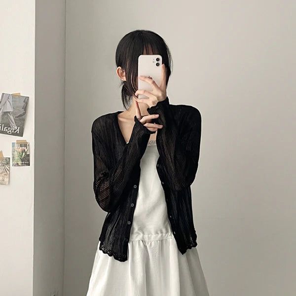 Wrinkle Wavy V-Neck Cropped Cardigan