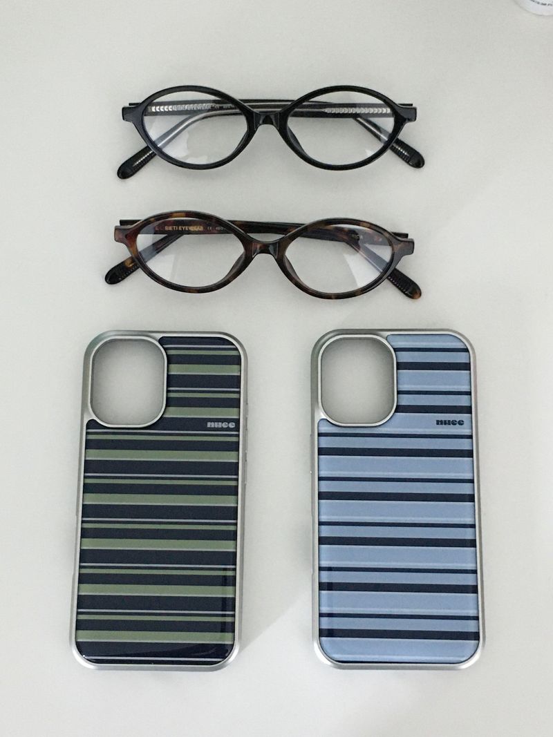 shop.nuee（ショップニュイ）の「silver cool stripe case (olive)（Smartphone Accessories）」