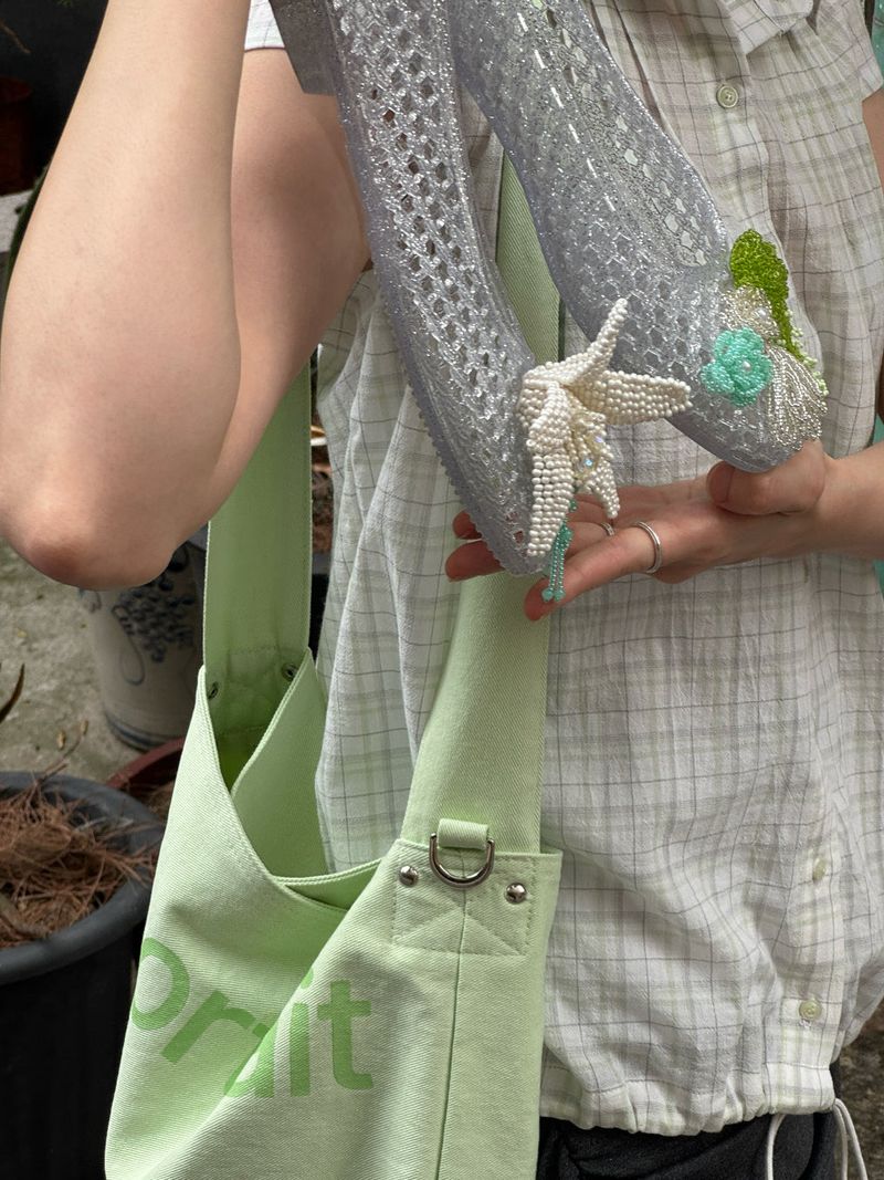 Portrait Wide Strap Shoulder Bag - Apple Mint