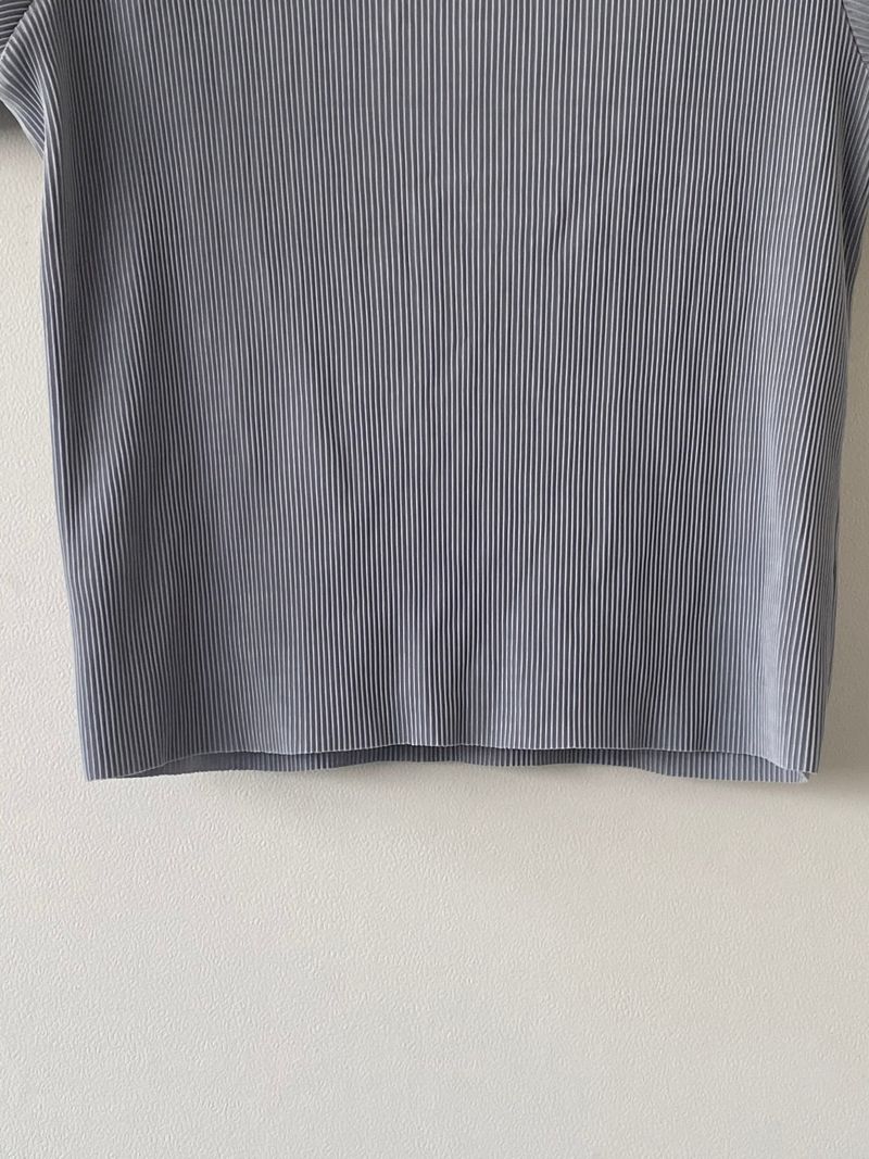 Pleats T-shirts