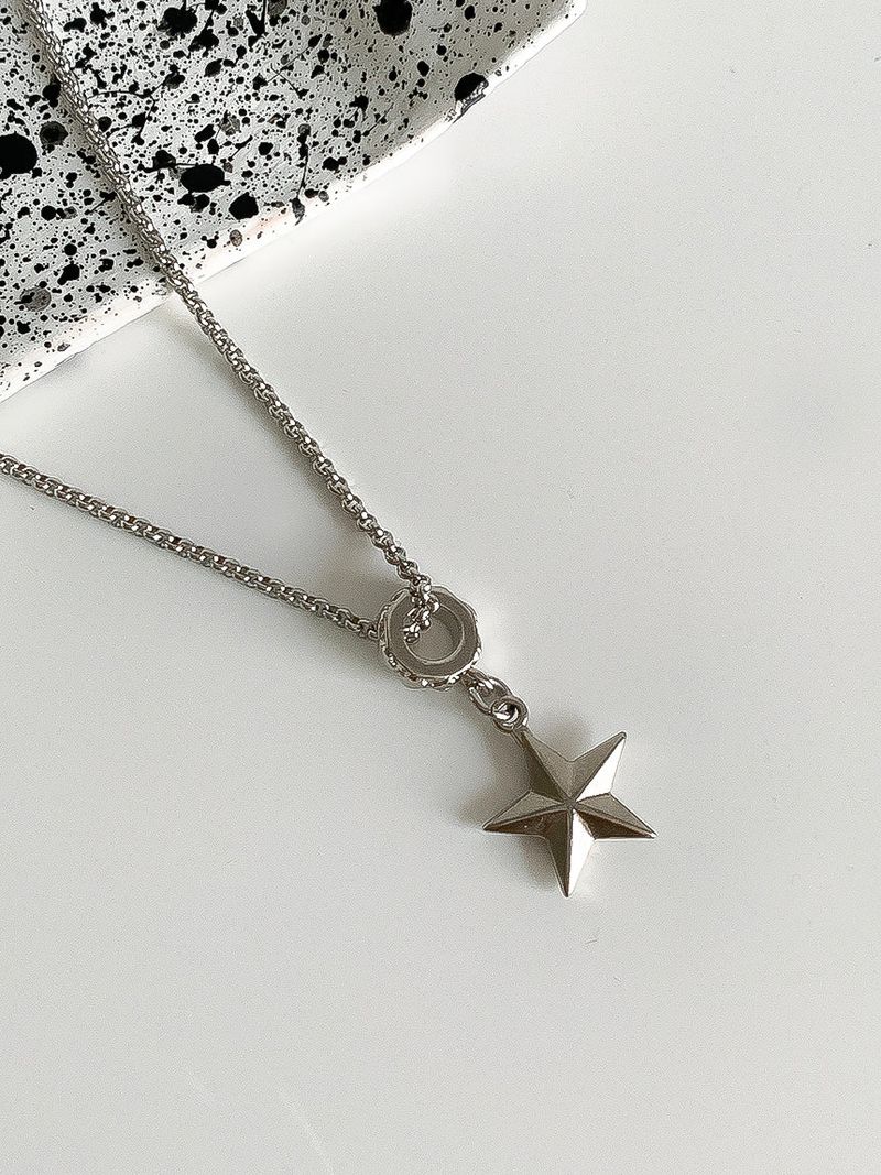 Loop Star necklace