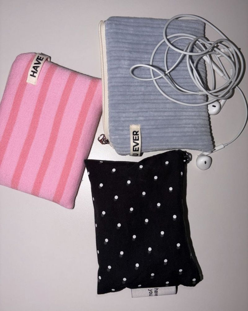 Baby dot flat pouch - black , M size