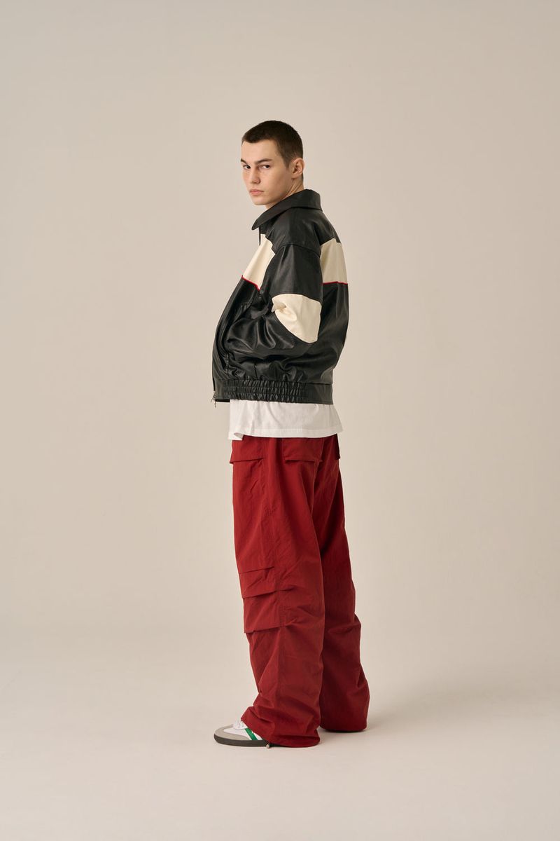 VOLUME POCKET PINTUCK PANTS - BURGUNDY