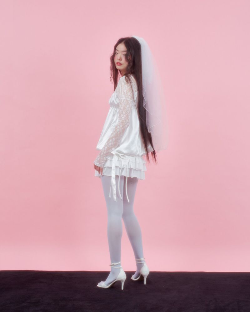 CORSAGE PUFF BLOUSE [IVORY]