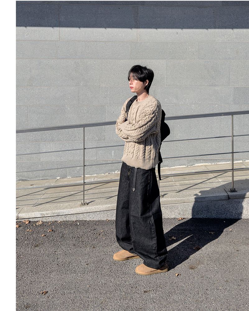 Cabbler Heavy Cable Knit Round Neck