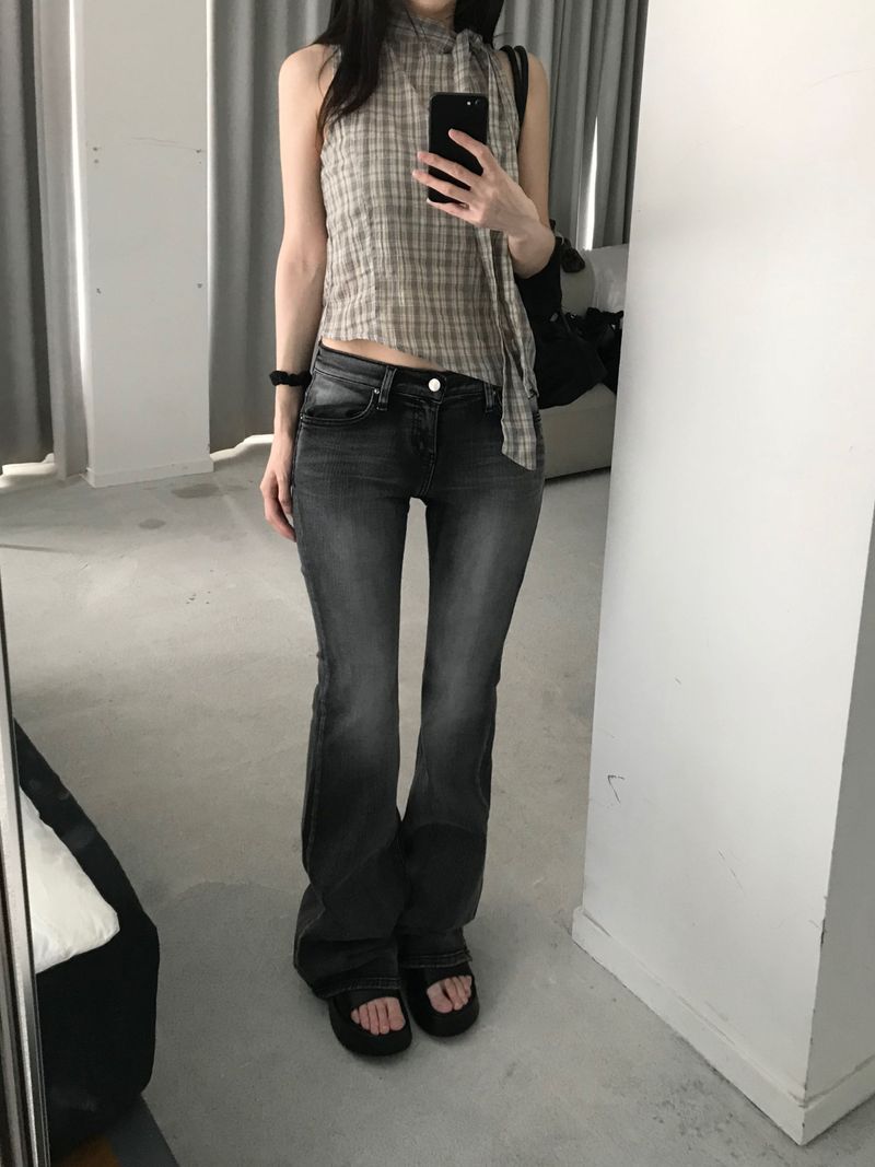 Black Low-rise Bootcut Denim Pants (one color)