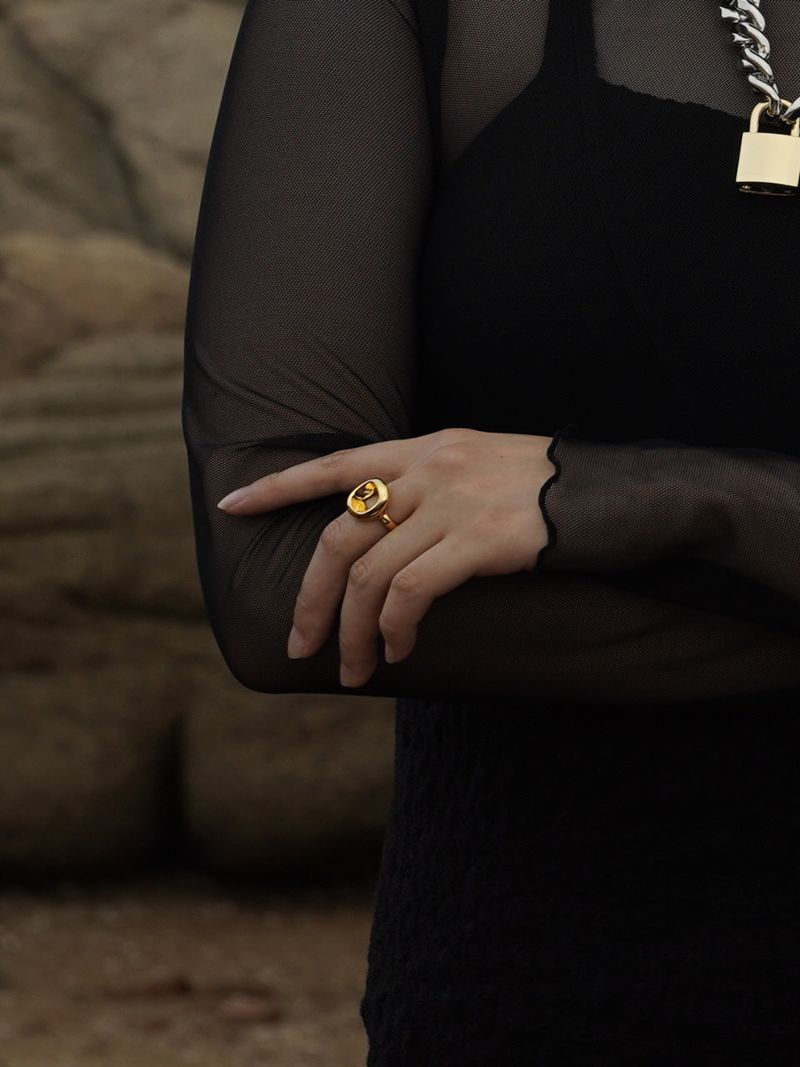 no.63 ring gold ( #13 free size )