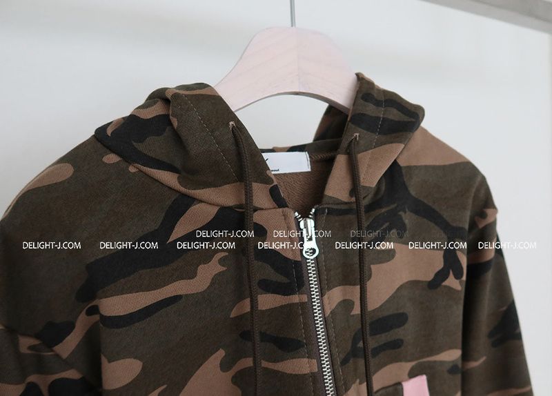 Pink color camouflage hooded zip-up
