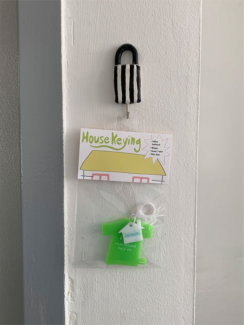 Green T-shirts keyring