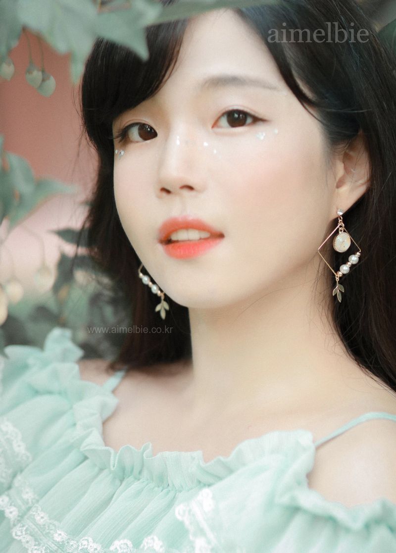 White Dream Catcher Earring (LOONA Yves Earring)