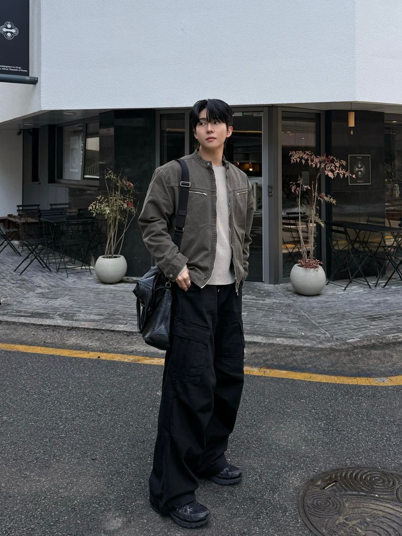 Slav pintuck cargo banding pants