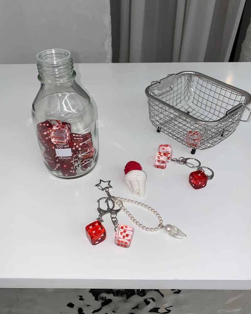 Teeth Dice (Red)