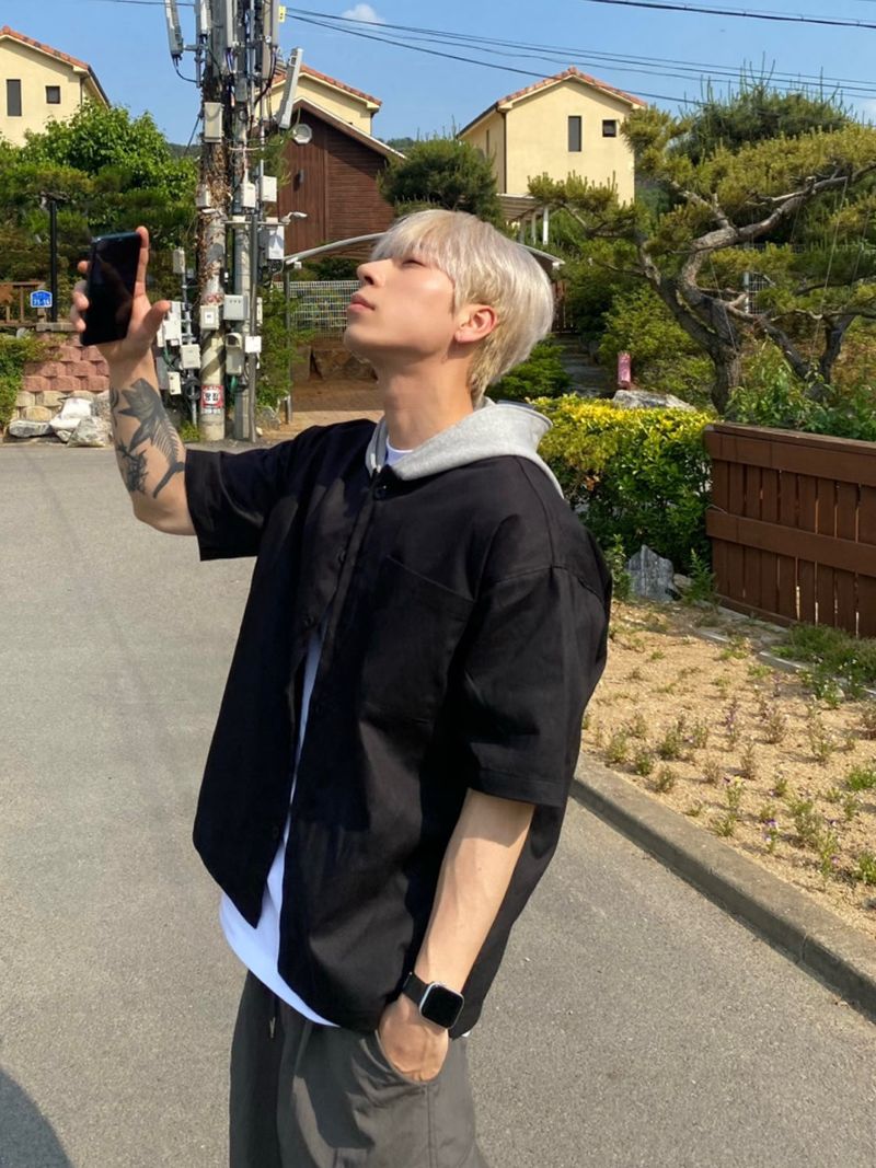 UNAIDUN(アネイダン)の「Matching color hooded short sleeved shirt 4C(Tops)」