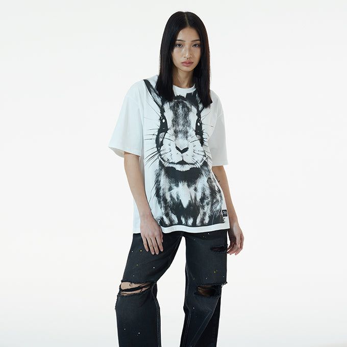 ANDTHEOTHER(アンドジアザー)の「WHITE BIG RABBIT LOOSE T-SHIRT(Tops)」