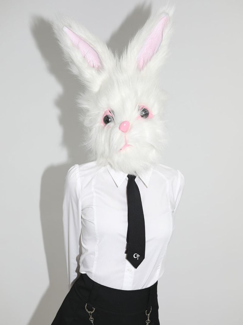 0 1 CT logo necktie shirt
