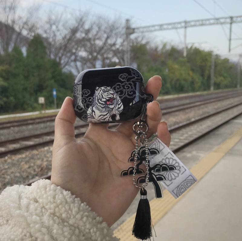 Key chain - pine tree
