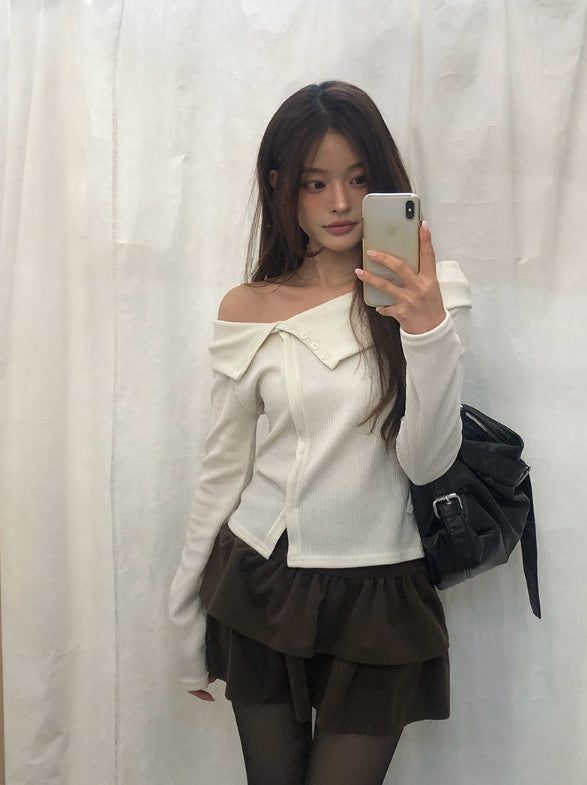 Cashier Button Off-Shoulder Unbalance Ribbon Knit